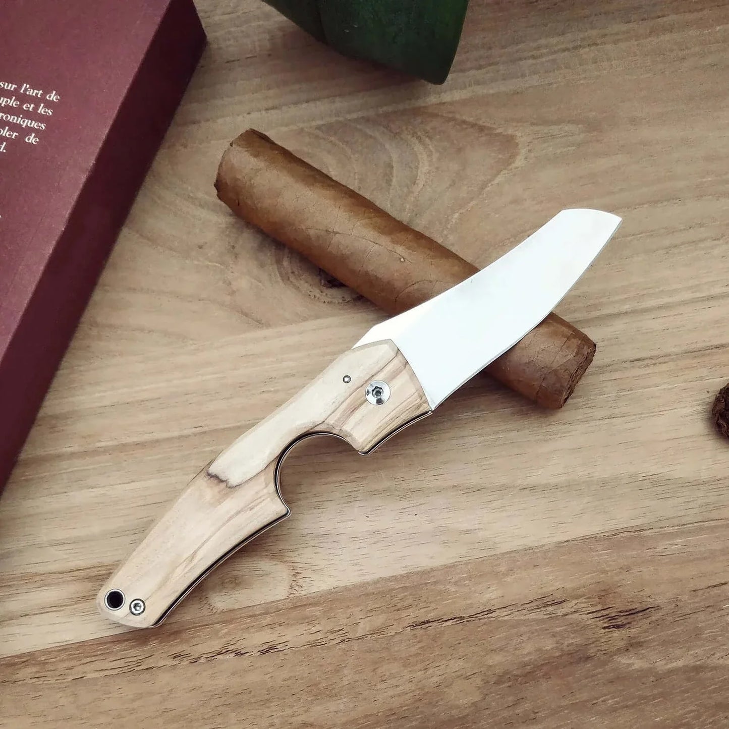 Les Fines Lames Le Petit Olive Wood