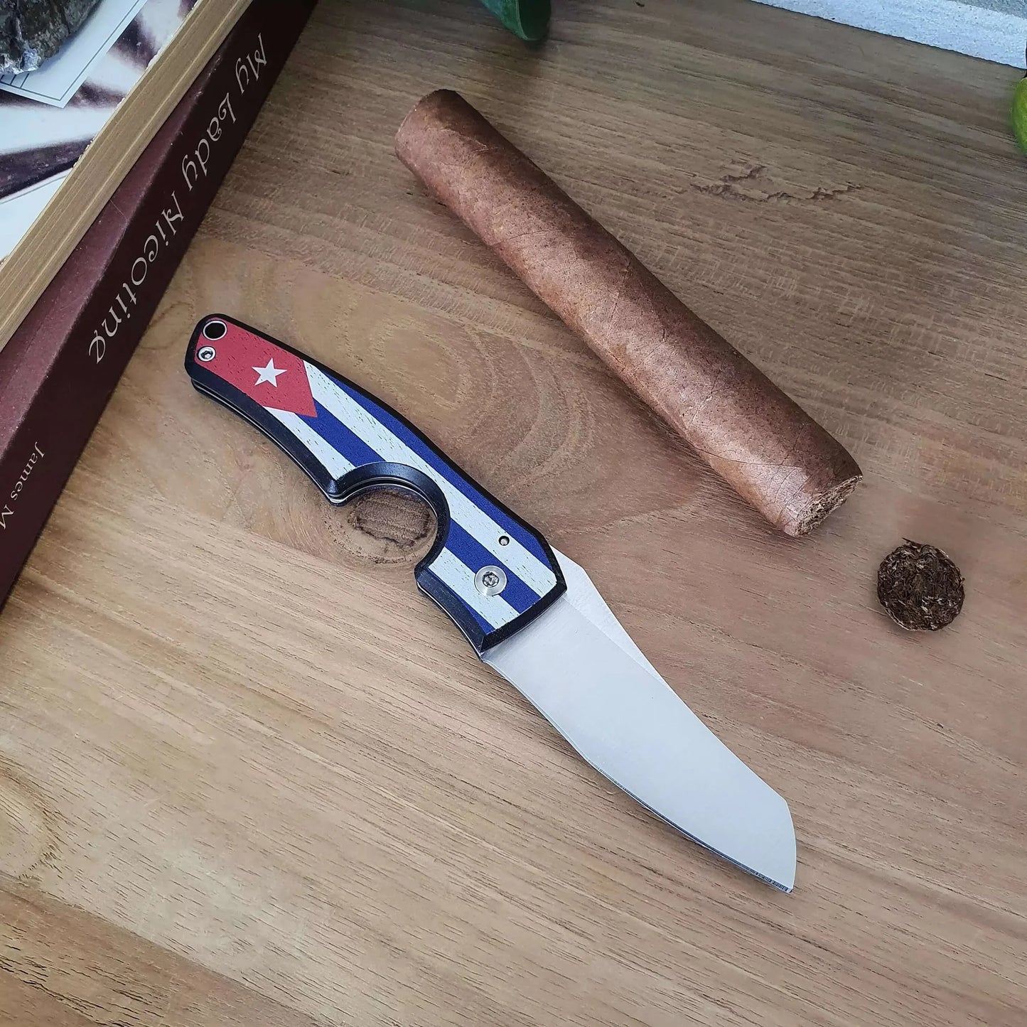 Les Fines Lames Le Petit Cuban Flag Dark Wood